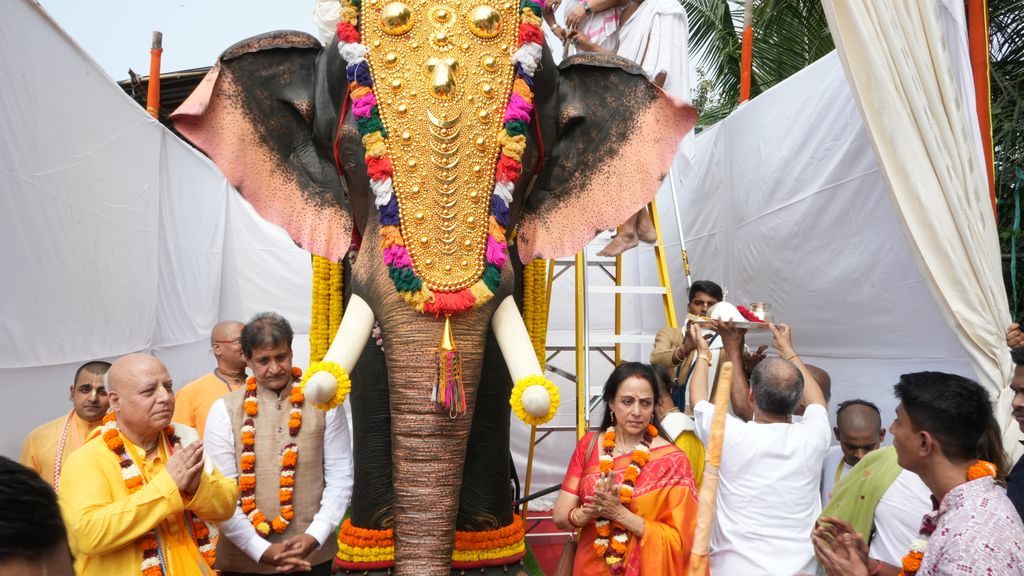 PETA India gifts SKCON Navi Mumbai a mechanical elephant  